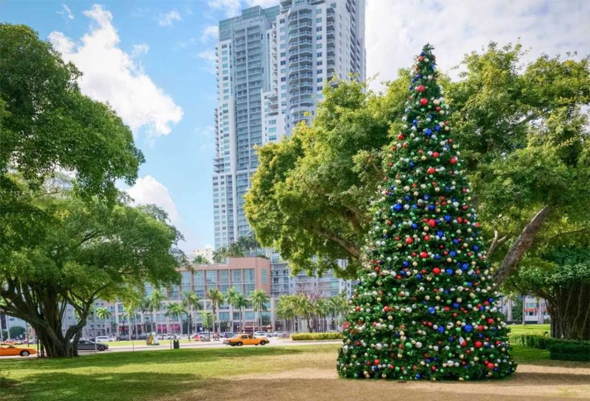 Miami holiday boat parade, yacht with Christmas lights, Biscayne Bay, night, water reflection, festive boat, decorated yacht}
