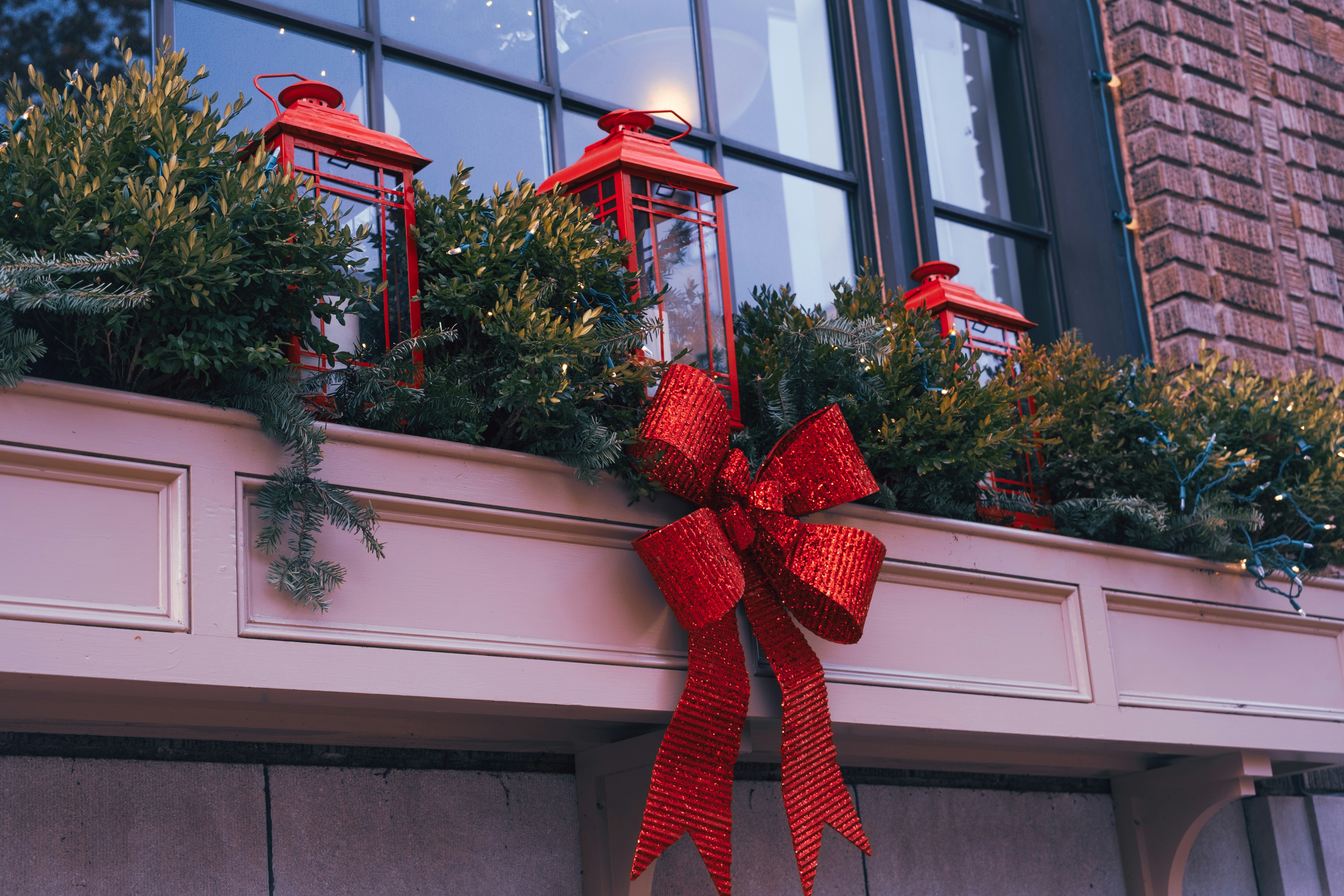 New Orleans bonfires, Christmas Eve levee, Papa Noël, Cajun tradition, large bonfire, night, Mississippi River}