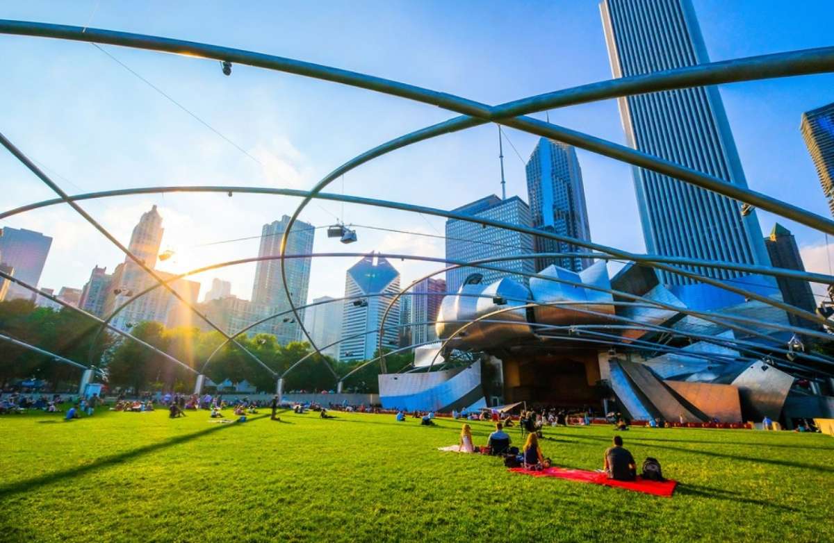 Cinco de Mayo parade, folkloric dancers, colorful traditional dresses, Mexican heritage, street festival, Little Village Chicago, community celebration}