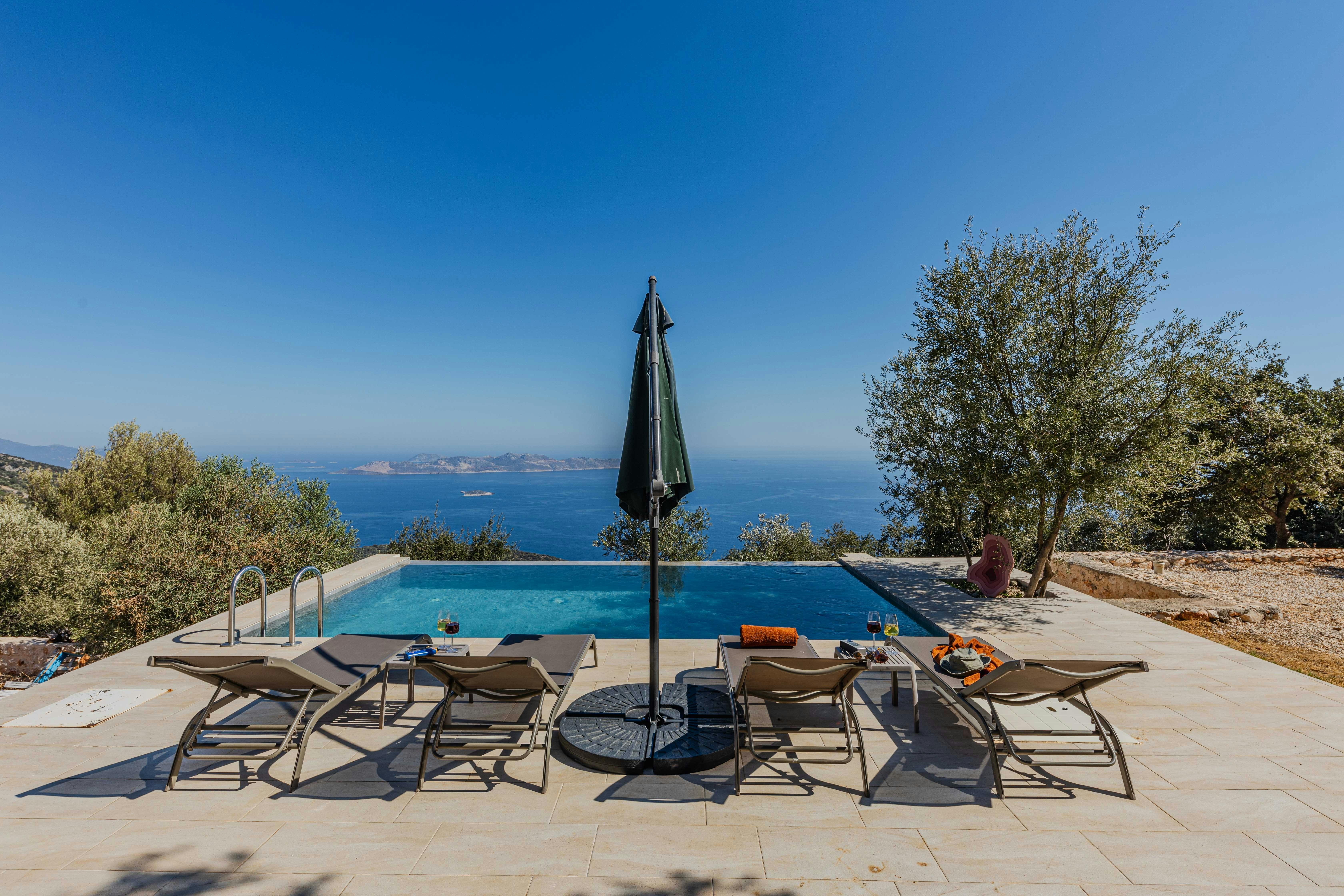 luxury hotel room, overwater bungalow, Maldives, private pool, ocean view, tropical paradise, five-star resort