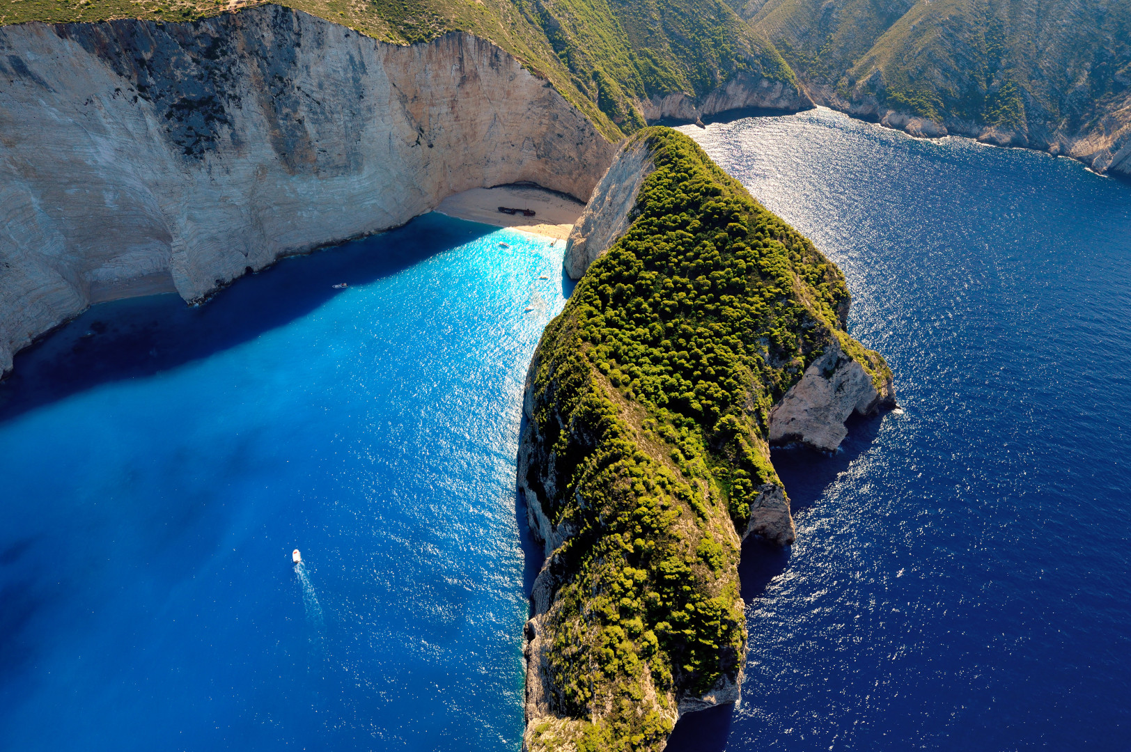 Greece Travel Guide: Athens, Santorini, and Island-Hopping Itinerary