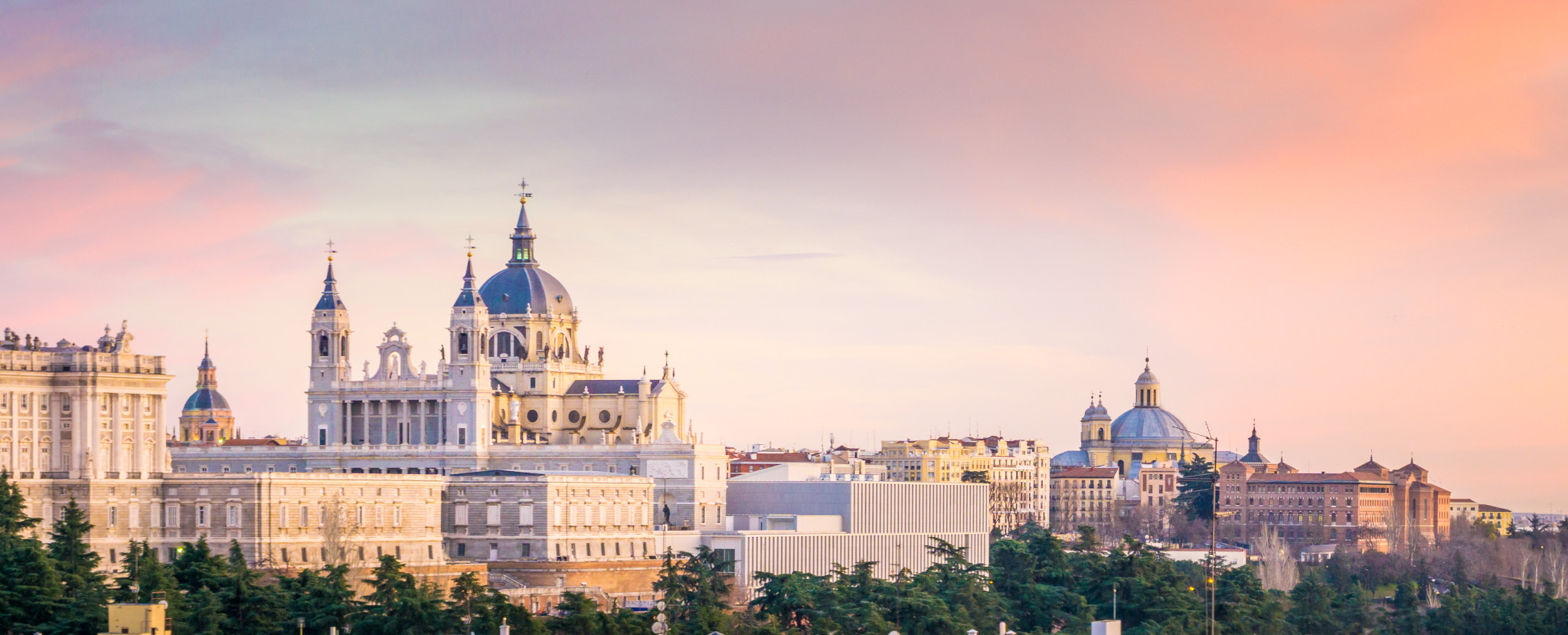 Spain Travel Guide: Barcelona, Madrid, Andalusia, and Coastal Itinerary