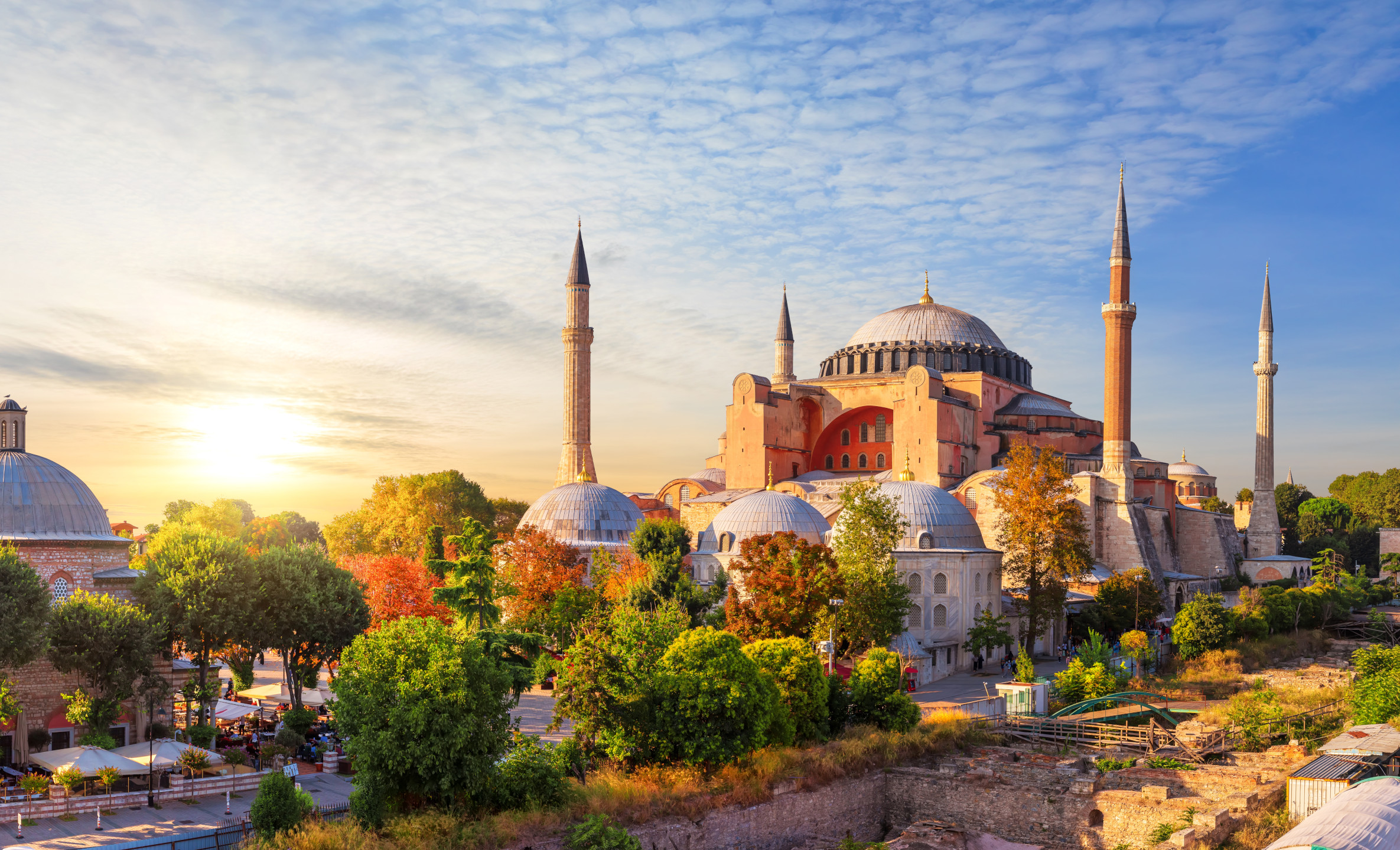 Turkey Travel Guide: Istanbul, Cappadocia, and the Coast