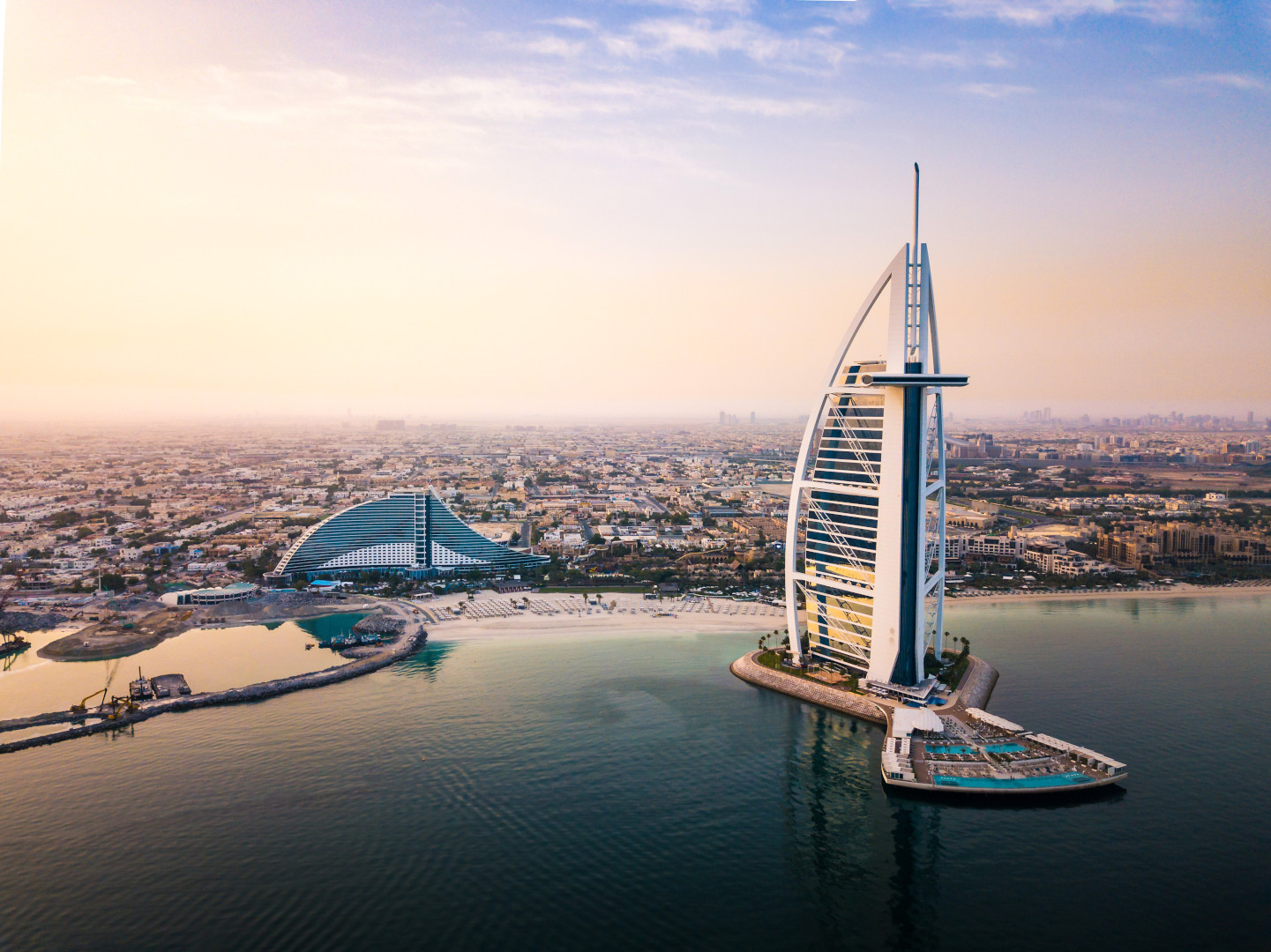 UAE Travel Guide: Dubai, Abu Dhabi, and Desert Adventures