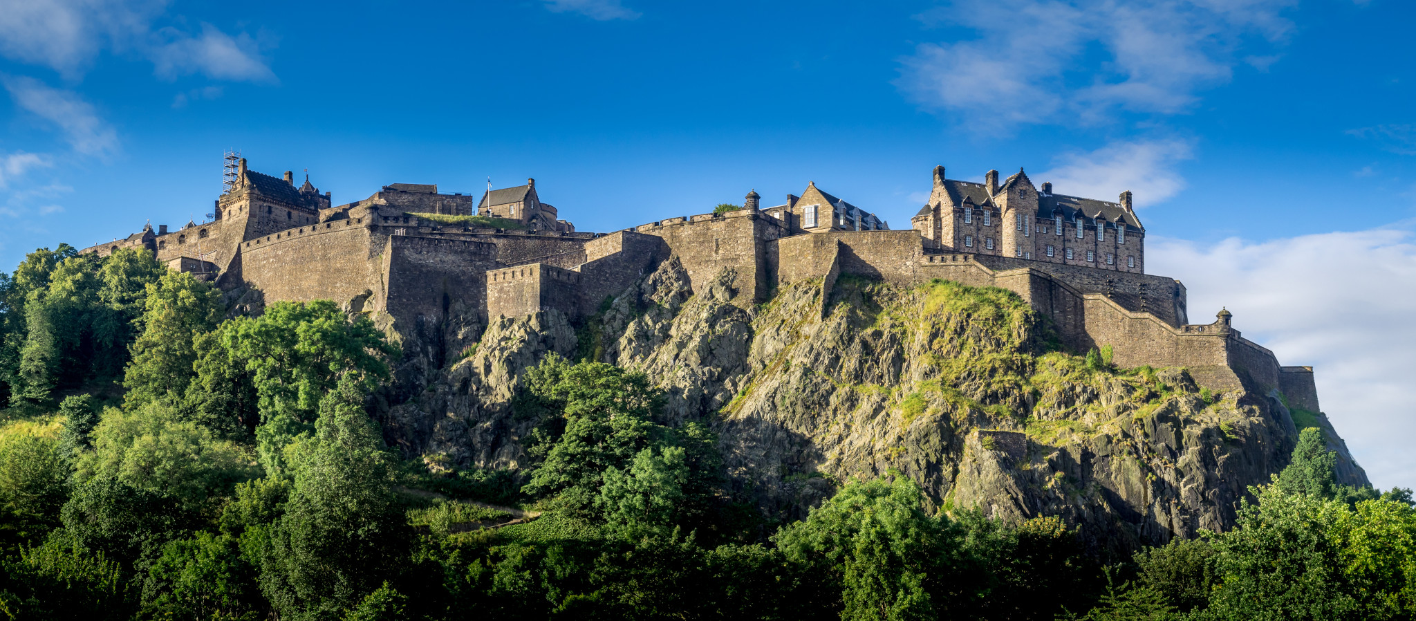 United Kingdom Travel Guide: London, Scotland, and the Countryside