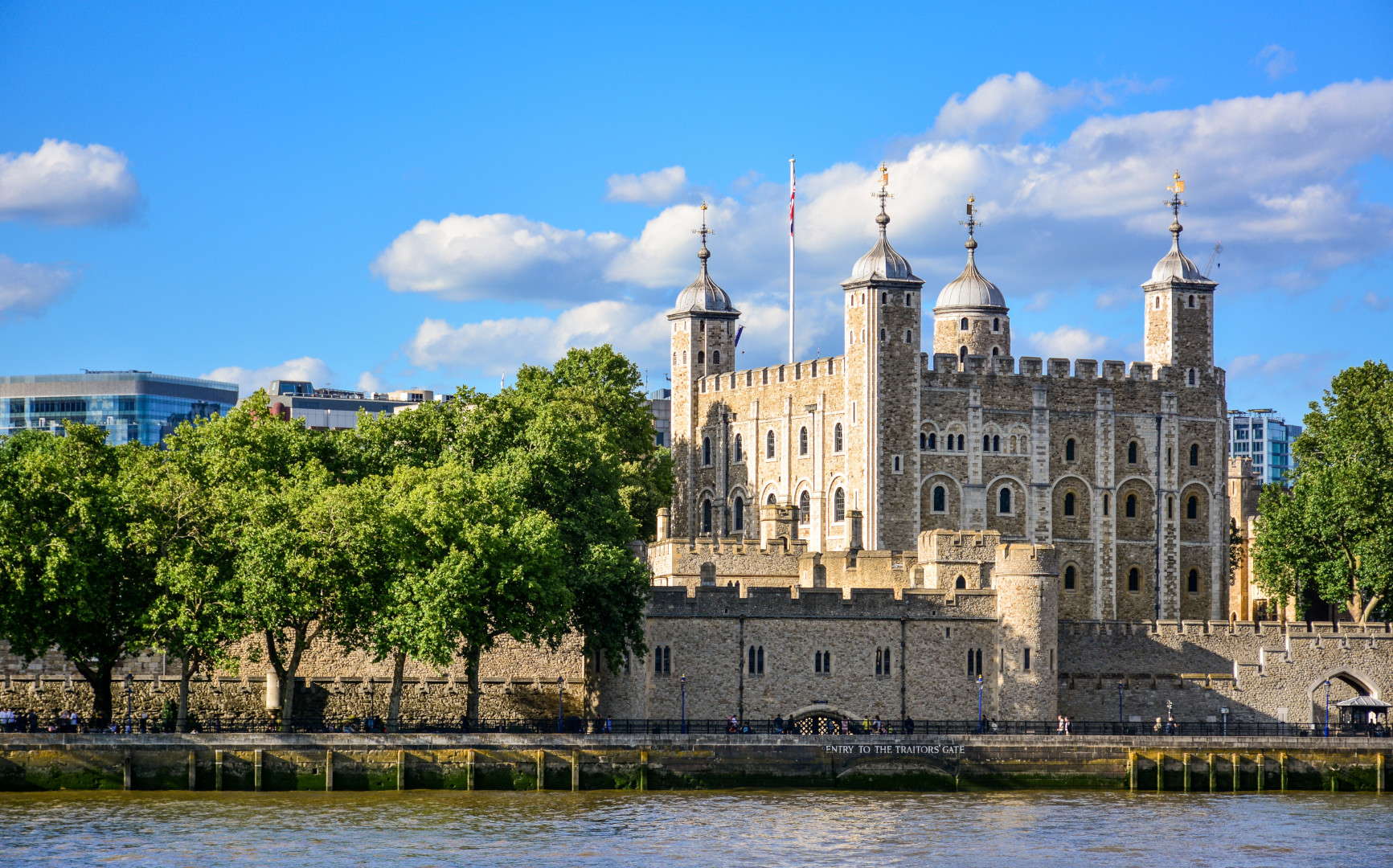 United Kingdom Travel Guide: London, Scotland, and the Countryside